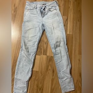 American Eagle Light Wash Skinny Jeans